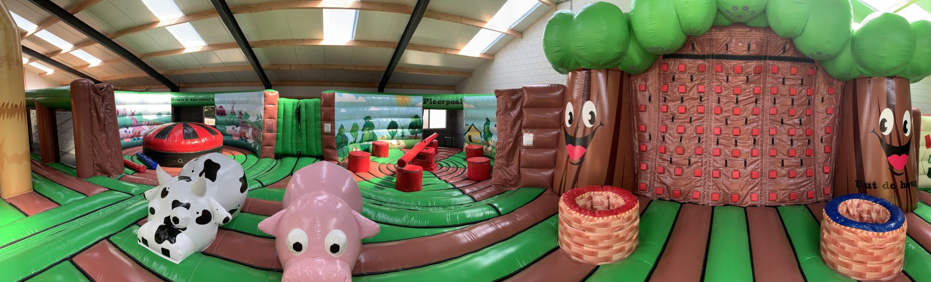 Heather Inflatable PArk farm theme - Jump Factory